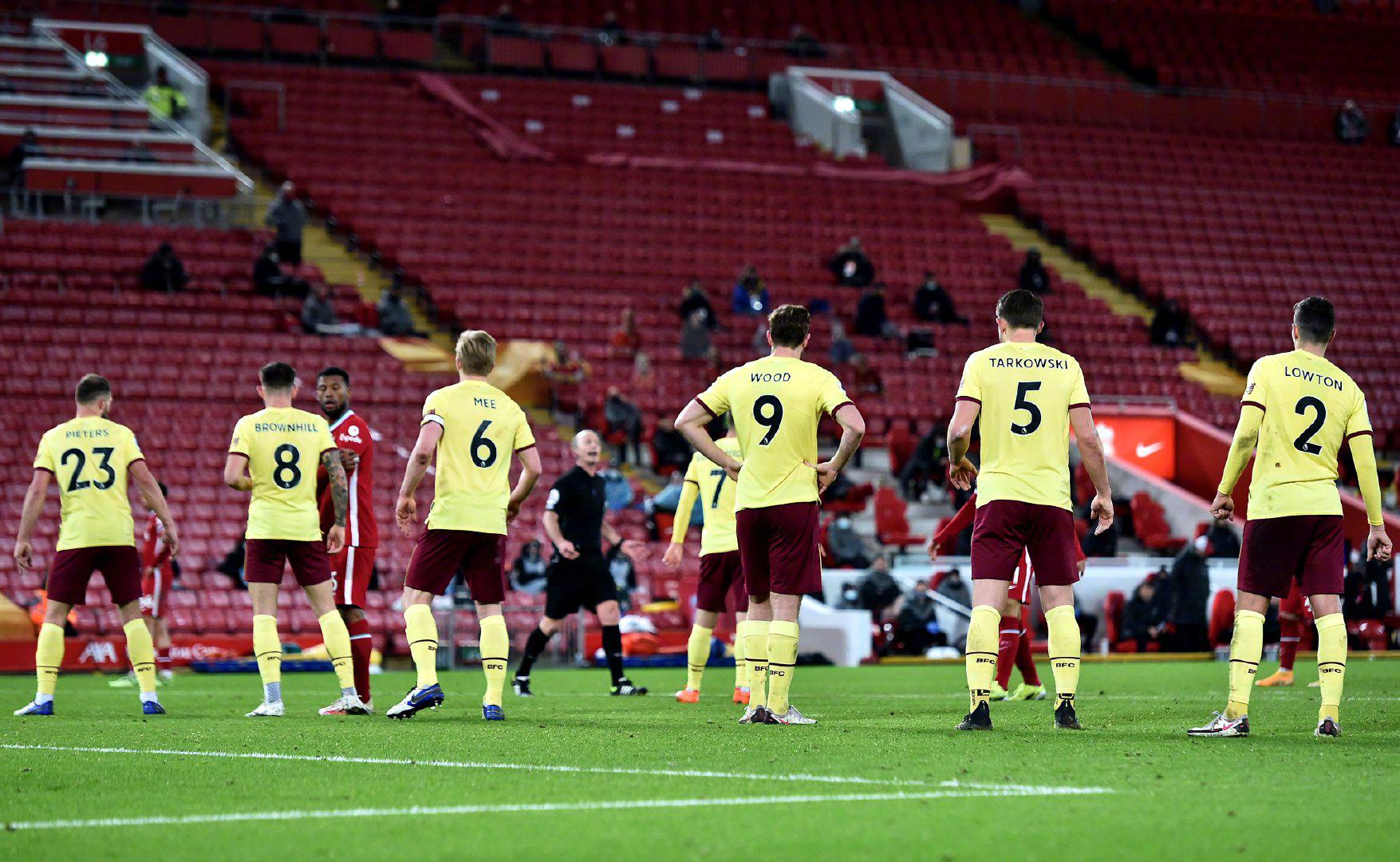 力至少一个 力至少一个